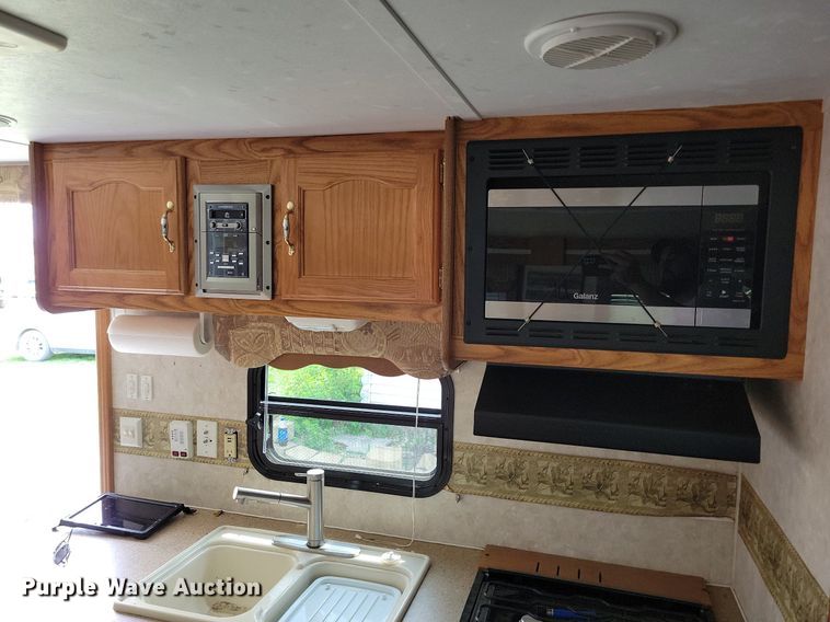 image for item JO9128 2005 Forest River Cherokee Lite  camper