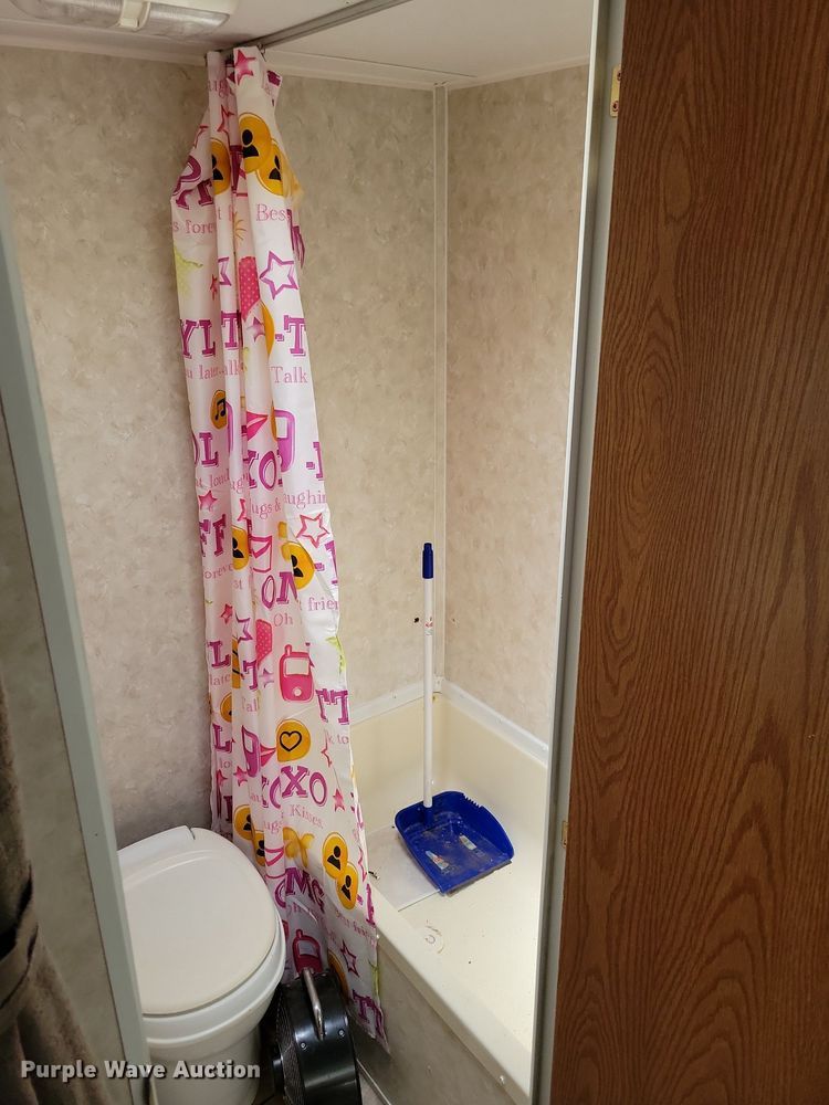 image for item JO9128 2005 Forest River Cherokee Lite  camper