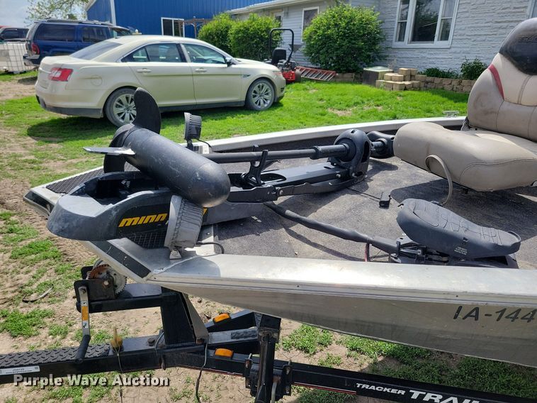 image for item JO9129 2001 Bass Tracker Pro 185  boat