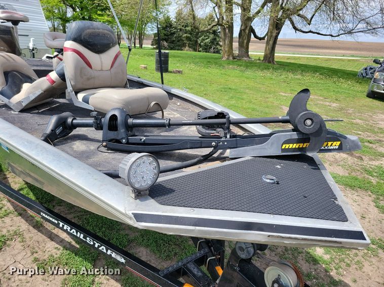 image for item JO9129 2001 Bass Tracker Pro 185  boat
