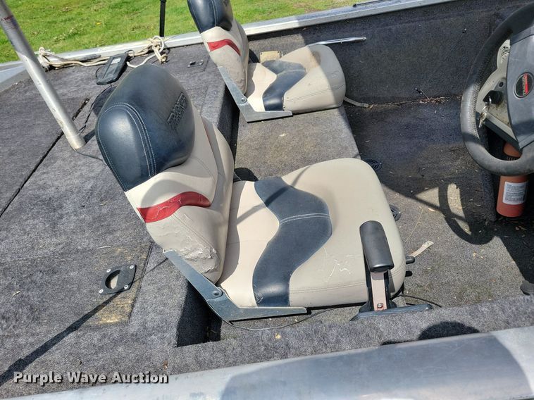 image for item JO9129 2001 Bass Tracker Pro 185  boat