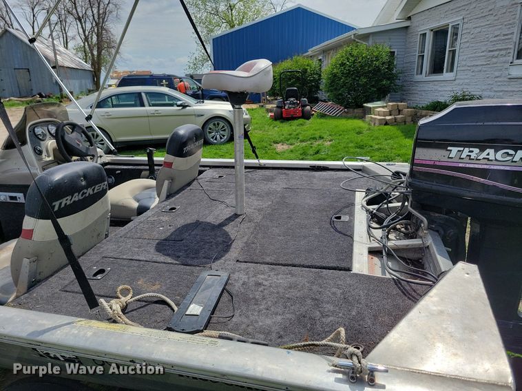 image for item JO9129 2001 Bass Tracker Pro 185  boat