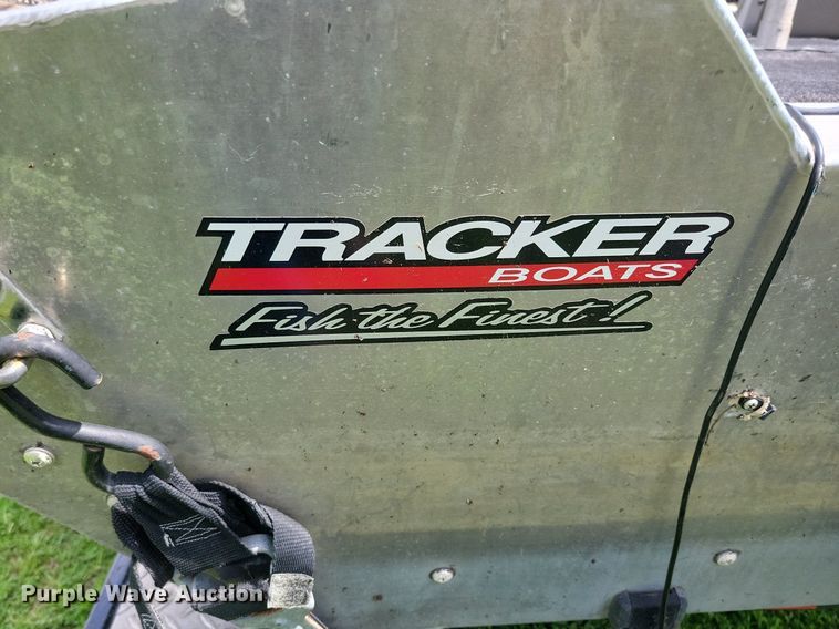 image for item JO9129 2001 Bass Tracker Pro 185  boat