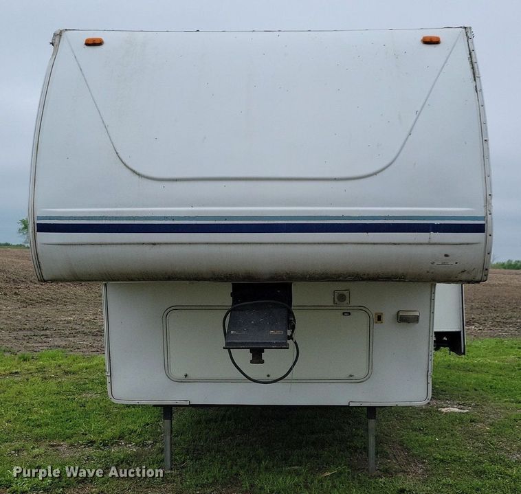 image for item JO9131 2004 Keystone Cougar  camper