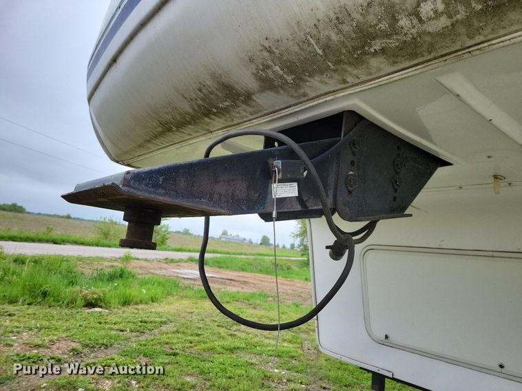 image for item JO9131 2004 Keystone Cougar  camper