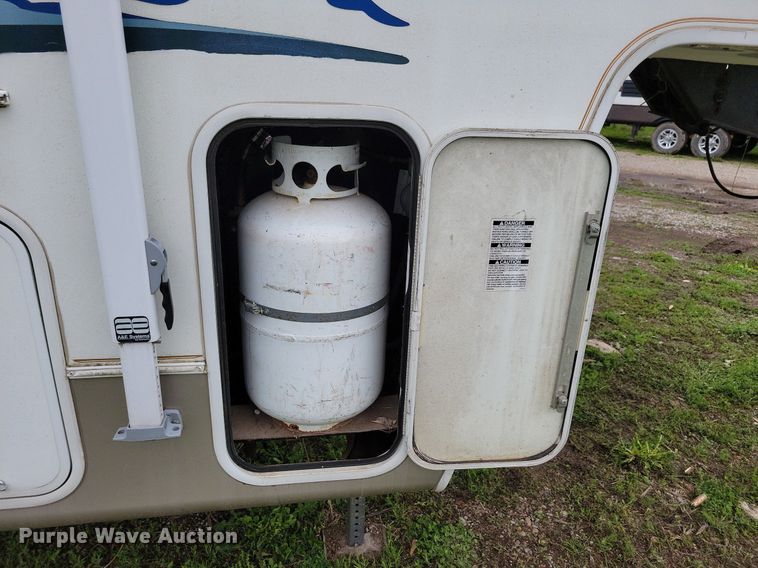 image for item JO9131 2004 Keystone Cougar  camper