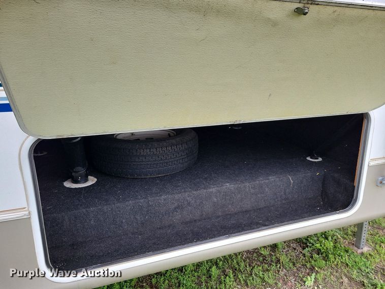 image for item JO9131 2004 Keystone Cougar  camper