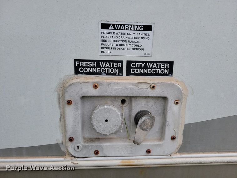 image for item JO9131 2004 Keystone Cougar  camper