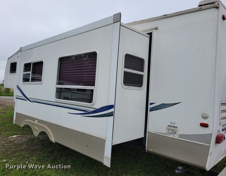 image for item JO9131 2004 Keystone Cougar  camper