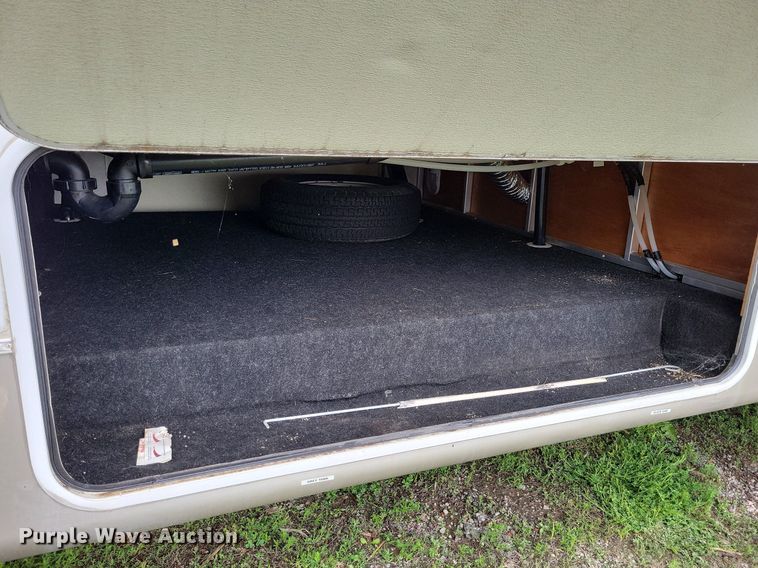 image for item JO9131 2004 Keystone Cougar  camper