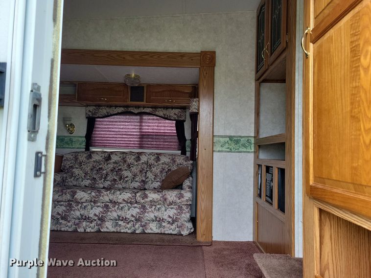 image for item JO9131 2004 Keystone Cougar  camper