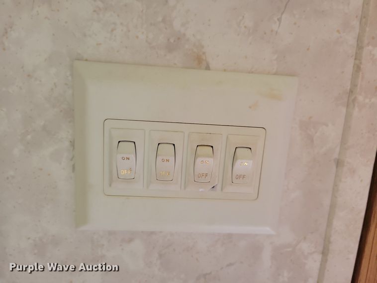 image for item JO9131 2004 Keystone Cougar  camper