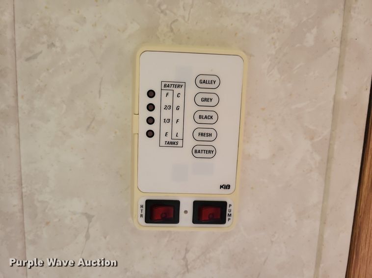 image for item JO9131 2004 Keystone Cougar  camper