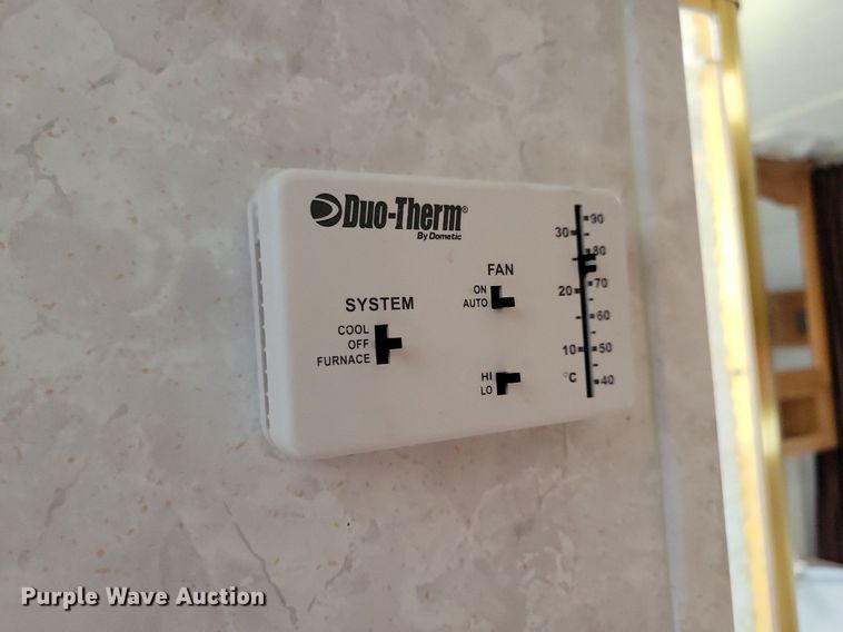 image for item JO9131 2004 Keystone Cougar  camper