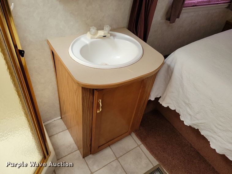 image for item JO9131 2004 Keystone Cougar  camper