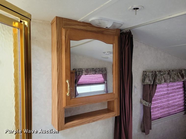 image for item JO9131 2004 Keystone Cougar  camper