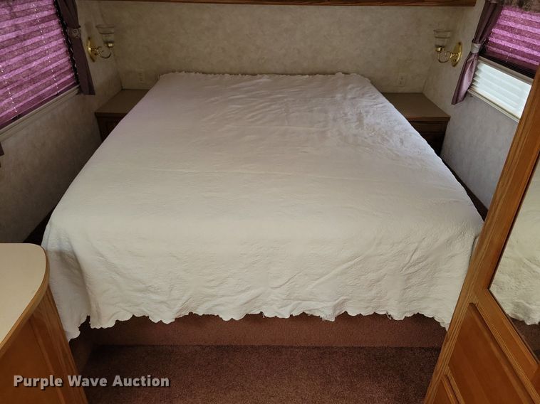 image for item JO9131 2004 Keystone Cougar  camper