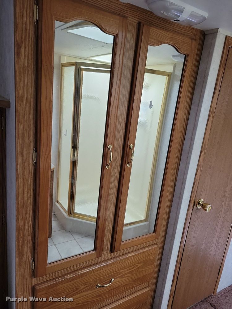 image for item JO9131 2004 Keystone Cougar  camper