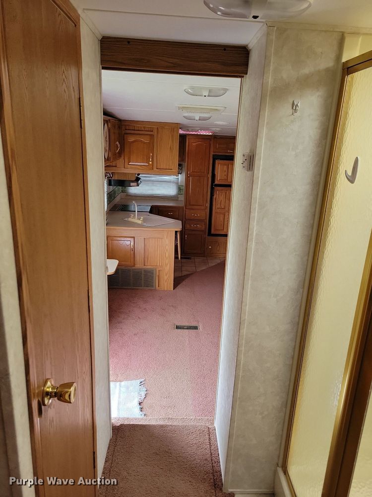 image for item JO9131 2004 Keystone Cougar  camper