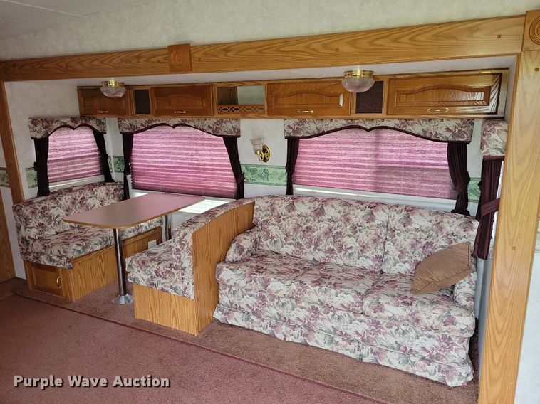 image for item JO9131 2004 Keystone Cougar  camper