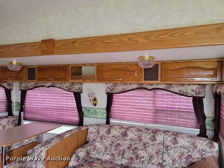 image for item JO9131 2004 Keystone Cougar  camper