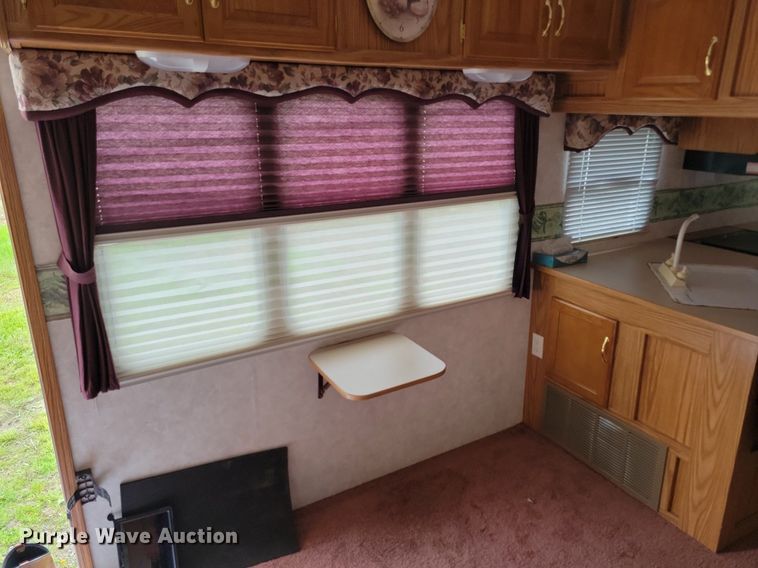 image for item JO9131 2004 Keystone Cougar  camper