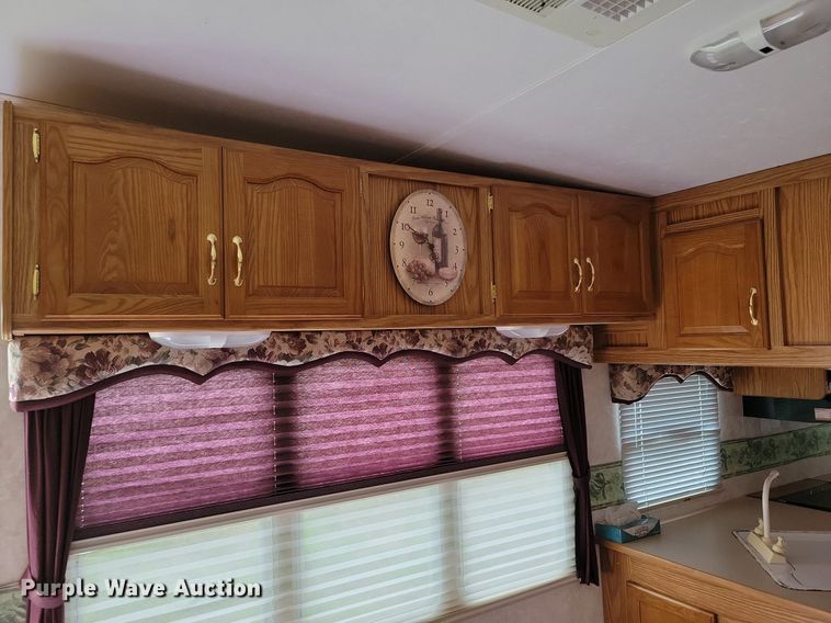 image for item JO9131 2004 Keystone Cougar  camper