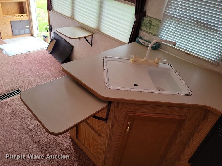 image for item JO9131 2004 Keystone Cougar  camper