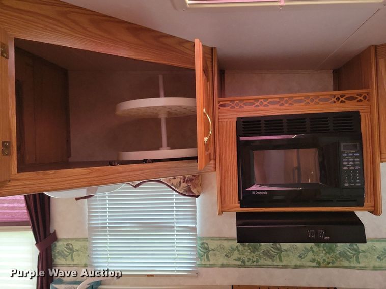 image for item JO9131 2004 Keystone Cougar  camper