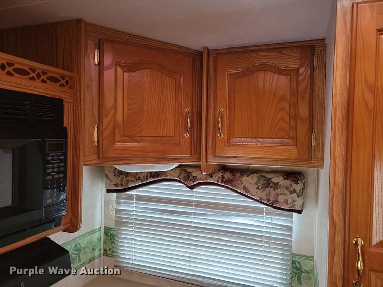 image for item JO9131 2004 Keystone Cougar  camper