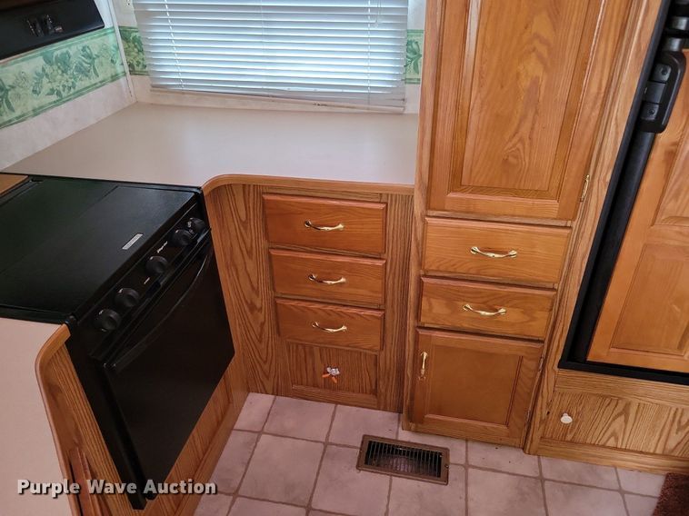 image for item JO9131 2004 Keystone Cougar  camper