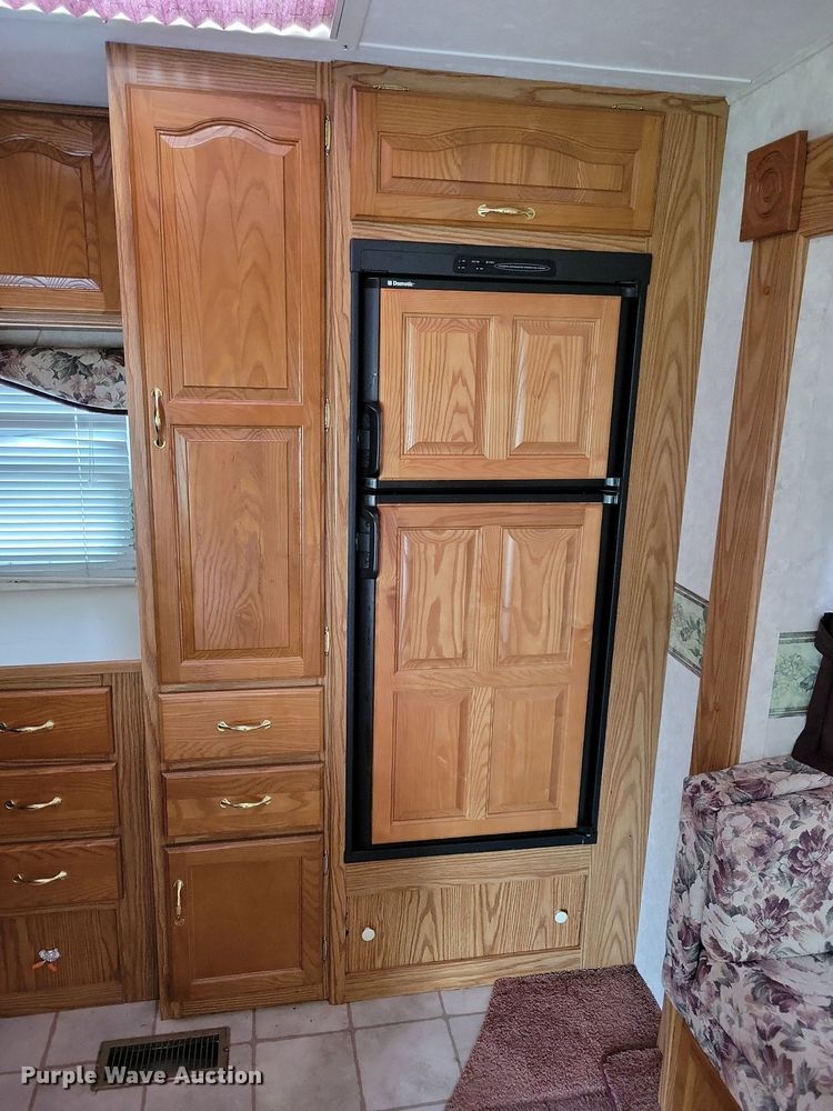 image for item JO9131 2004 Keystone Cougar  camper