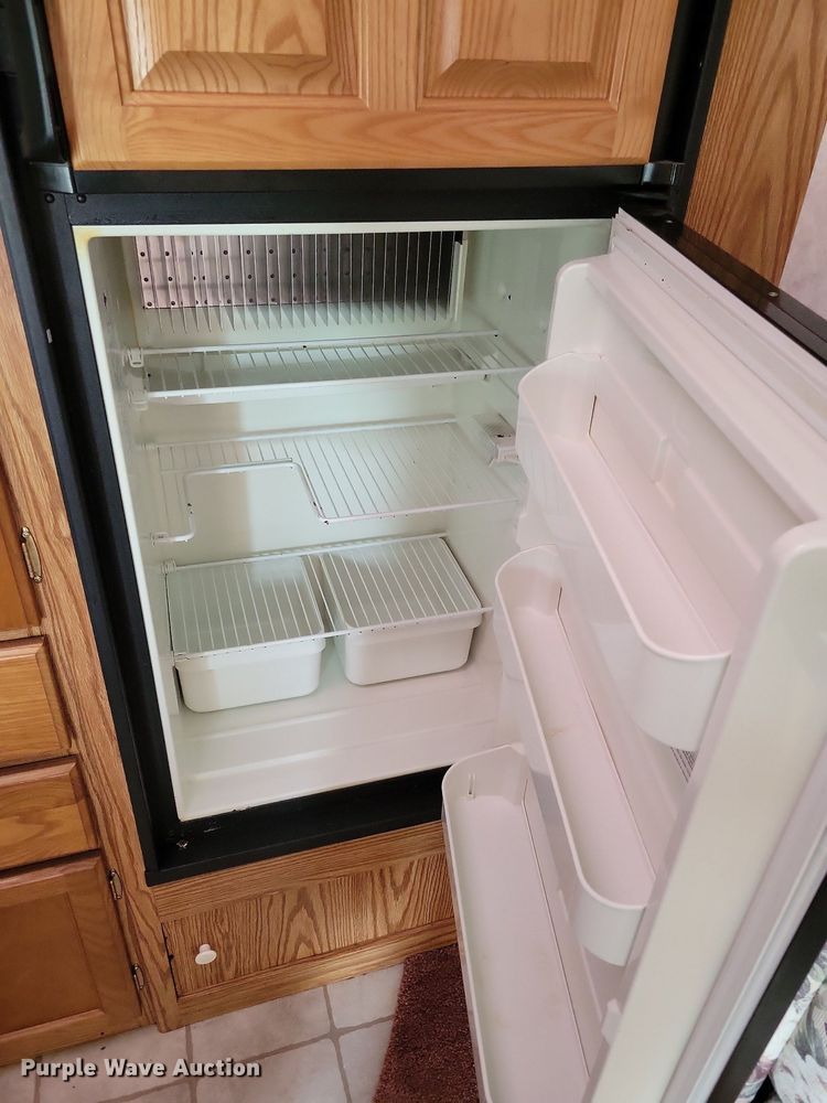 image for item JO9131 2004 Keystone Cougar  camper