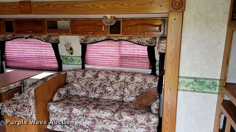 image for item JO9131 2004 Keystone Cougar  camper