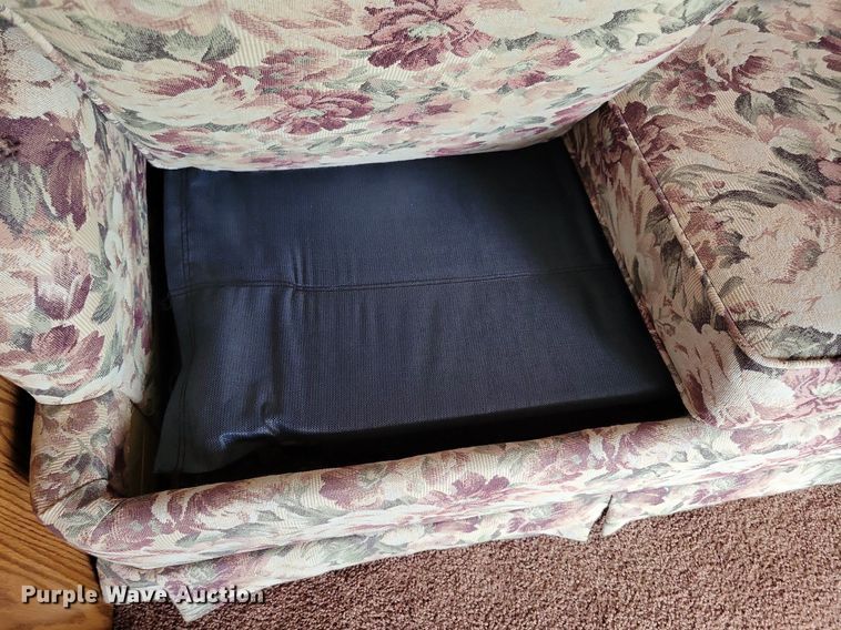 image for item JO9131 2004 Keystone Cougar  camper