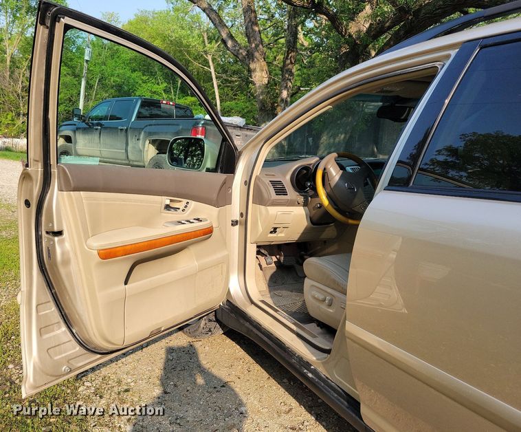 image for item JO9142 2004 Lexus RX 330  SUV