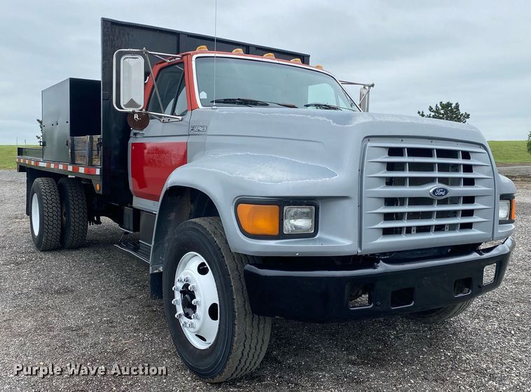 image for item KB9438 1998 Ford F800  dump flatbed truck