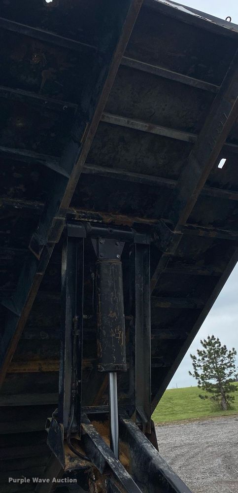 image for item KB9438 1998 Ford F800  dump flatbed truck