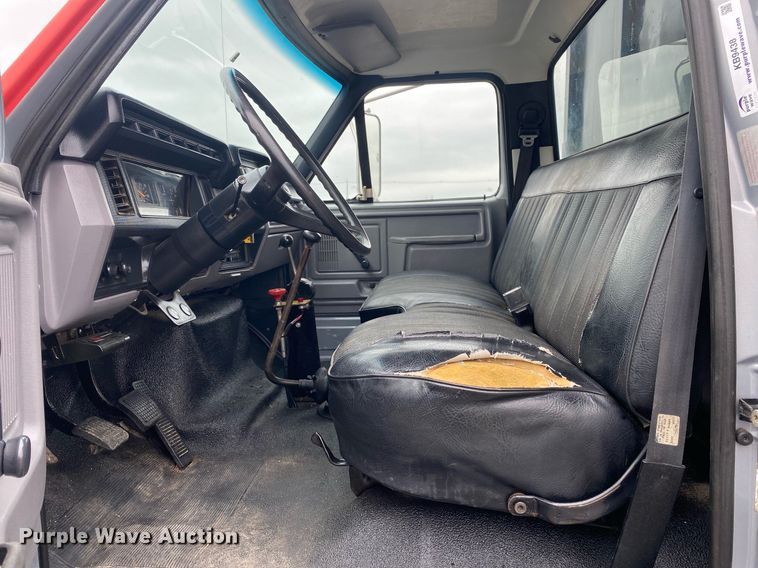 image for item KB9438 1998 Ford F800  dump flatbed truck