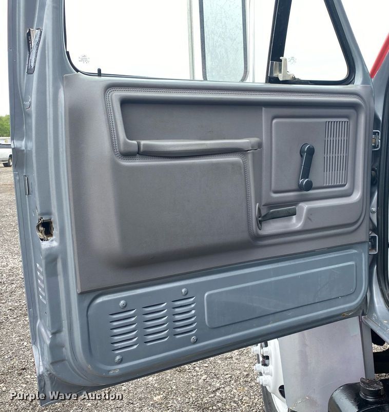 image for item KB9438 1998 Ford F800  dump flatbed truck