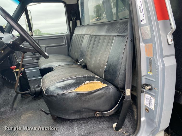 image for item KB9438 1998 Ford F800  dump flatbed truck