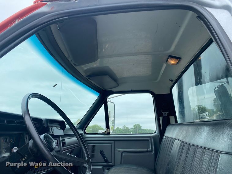 image for item KB9438 1998 Ford F800  dump flatbed truck