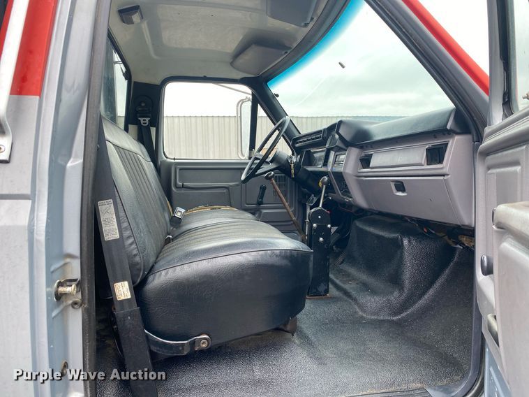 image for item KB9438 1998 Ford F800  dump flatbed truck