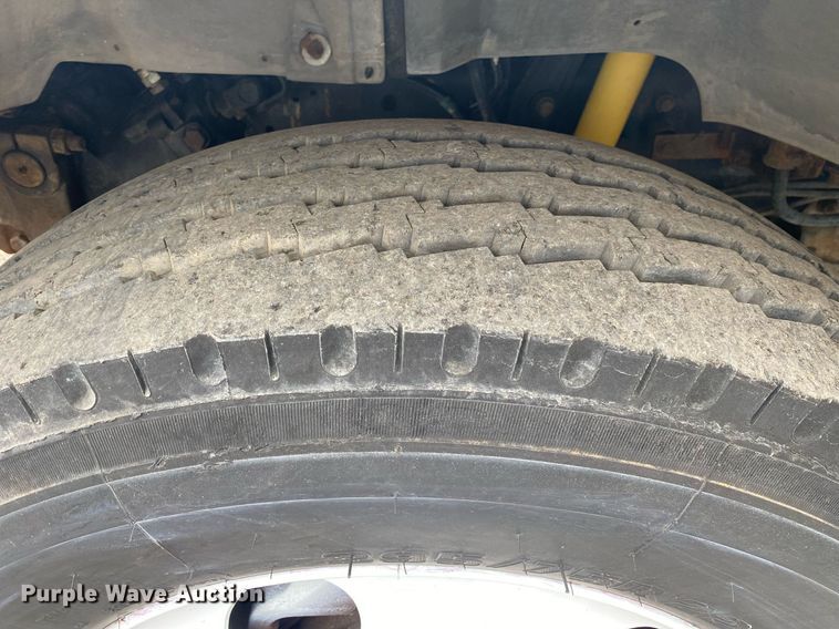 image for item KB9438 1998 Ford F800  dump flatbed truck