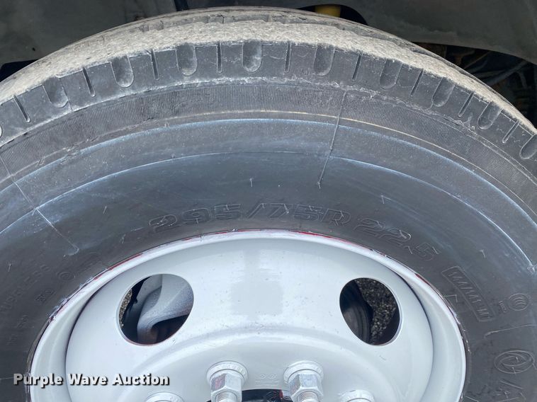 image for item KB9438 1998 Ford F800  dump flatbed truck