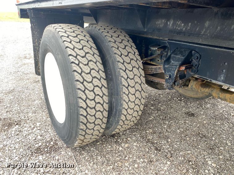 image for item KB9438 1998 Ford F800  dump flatbed truck