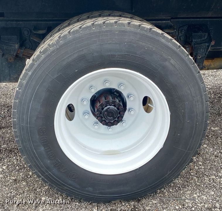 image for item KB9438 1998 Ford F800  dump flatbed truck