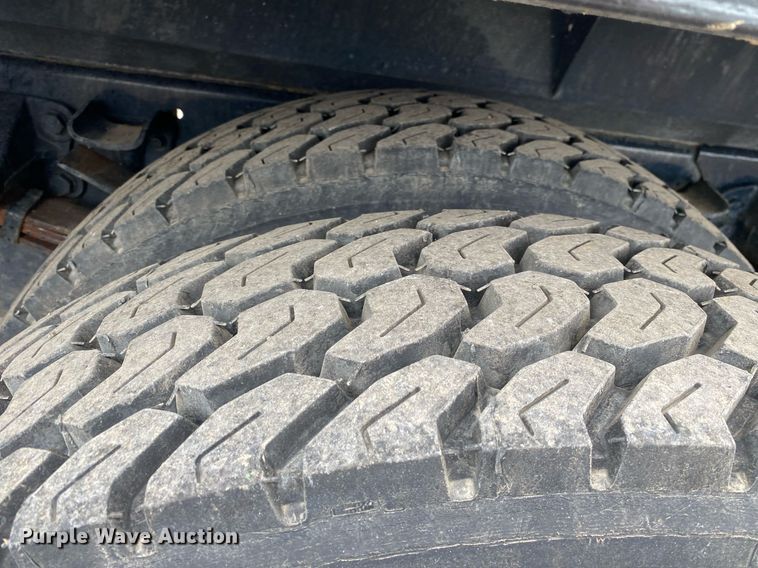 image for item KB9438 1998 Ford F800  dump flatbed truck