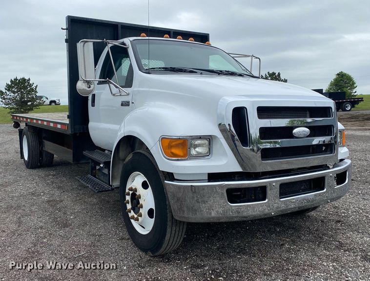 image for item KB9439 2008 Ford F650 Super Duty XLT  flatbed truck