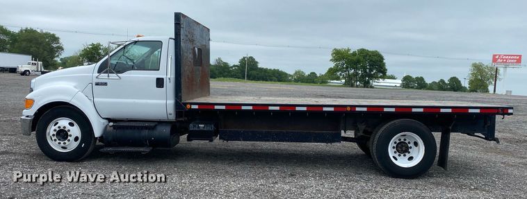 image for item KB9439 2008 Ford F650 Super Duty XLT  flatbed truck